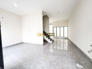 Jual Villa Siap Huni di Komplek Katamso Palace Jl. Perbatasan Medan