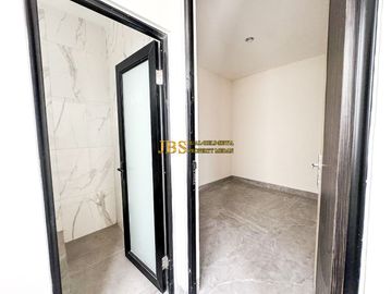 Jual Villa Siap Huni di Komplek Katamso Palace Jl. Perbatasan Medan