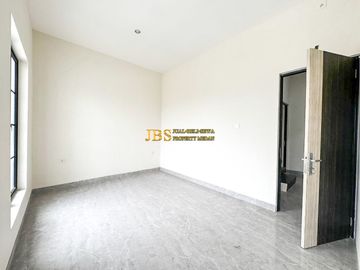 Jual Villa Siap Huni di Komplek Katamso Palace Jl. Perbatasan Medan