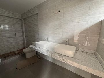 VENDO LINDO DUPLEX DE ESTRENO EN CALLE TRANQUILA EN SURCO ACABADO DE PRIMERA