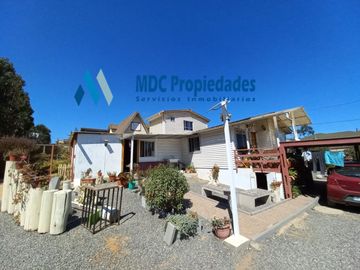 Casa con 3 dormitorios y 2 baños, terreno de 476 m2.