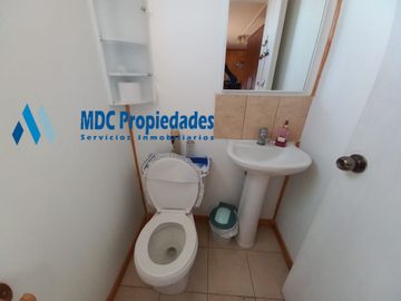Casa con 3 dormitorios y 2 baños, terreno de 476 m2.