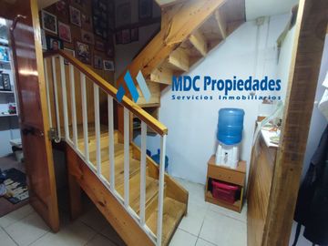 Casa con 3 dormitorios y 2 baños, terreno de 476 m2.