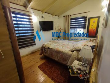 Casa con 3 dormitorios y 2 baños, terreno de 476 m2.