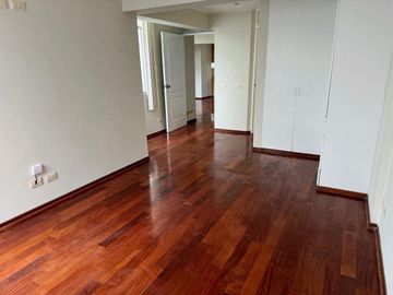 Ocasión Dpto 1 dormitorio,1 cochera en Surco