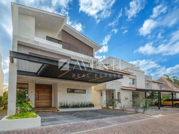 Casa amueblada en venta, Isla Dorada, Zona Hotelera Cancún