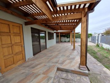Oportunidad de linda Casa en Pasaje Cerrado en Avda Principal de Talagante, Bernardo O'Higgins 695, comuna de Talagante..