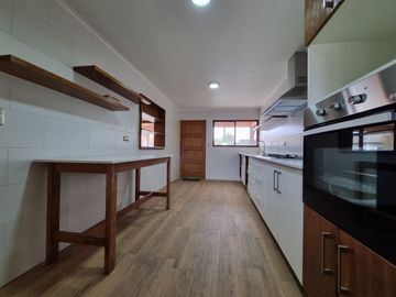 Oportunidad de linda Casa en Pasaje Cerrado en Avda Principal de Talagante, Bernardo O'Higgins 695, comuna de Talagante..