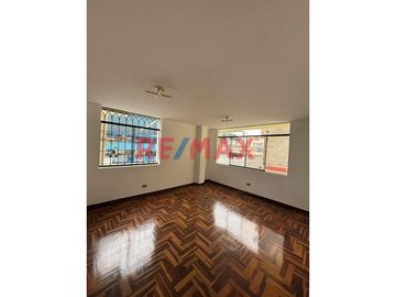¡Dúplex De 95 M² En El Callao, Listo Para Habitar, Excelente Ubicación Cerca De Universidades Y Centros Comerciales.