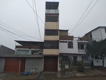 Se Vende Casa de 4 Pisos + Azotea en Villa Maria del Triunfo