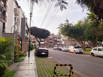 ¡VENTA DEPARTAMENTO FRENTE PARQUE LÍMITE CON CHACARILLA!