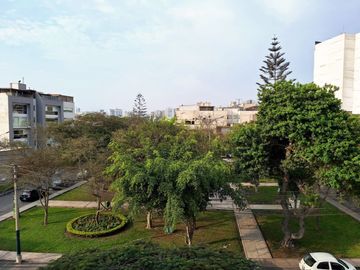 ¡VENTA DEPARTAMENTO FRENTE PARQUE LÍMITE CON CHACARILLA!