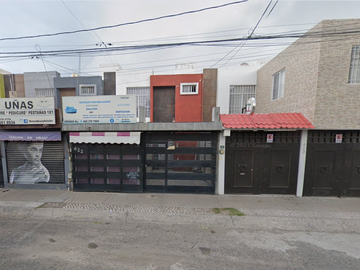 BONITA CASA EN VENTA DE RECUPERACION BANCARIA UBICADO EN C. MACISO TIBESTI 422