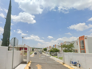 BONITA CASA EN VENTA DE RECUPERACION BANCARIA UBICADO EN AV. PIE DE LA CUESTA 3200