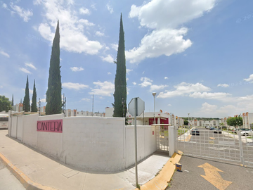 BONITA CASA EN VENTA DE RECUPERACION BANCARIA UBICADO EN AV. PIE DE LA CUESTA 3200