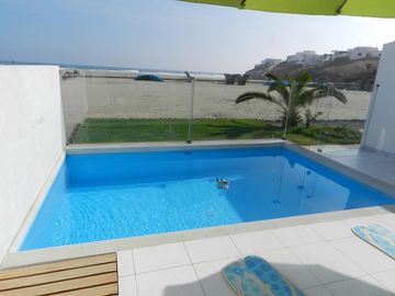 CASA EN PRIMERA FILA PLAYA PUNTA CORRIENTES