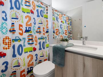 Casa en venta 5D Y 4D Piscina y quincho en Chamisero Chicureo