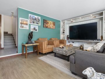 Casa en venta 5D Y 4D Piscina y quincho en Chamisero Chicureo