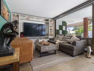 Casa en venta 5D Y 4D Piscina y quincho en Chamisero Chicureo