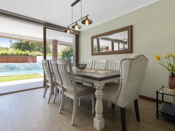 Casa en venta 5D Y 4D Piscina y quincho en Chamisero Chicureo