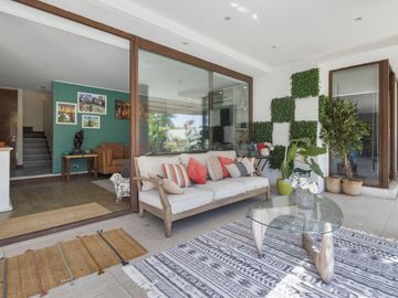 Casa en venta 5D Y 4D Piscina y quincho en Chamisero Chicureo