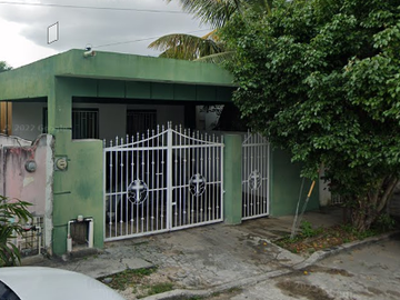 Casa en Venta en Calle Campana, Col. Supermanzana, San Antonio, Benito Juárez Quintana Roo.