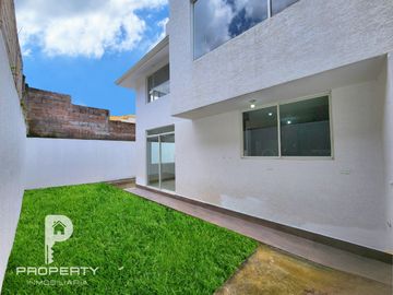 Casa POR ESTRENAR 300 m2 de terreno 3 dormitorios 6 parqueaderos Cashapamba Valle de los Chillos
