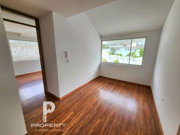 Casa POR ESTRENAR 300 m2 de terreno 3 dormitorios 6 parqueaderos Cashapamba Valle de los Chillos