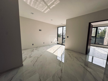 MODERNA CASA EN VENTA CON EXCELENTES ACABADOS EN LAGO DE GUADALUPE