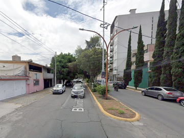 Casa con accesoria en Venta en Boulevard Popocatepetl, Valle Dorado, Hab Los Pirules, Tlalnepantla, EDOMEX