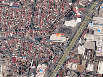 Casa con accesoria en Venta en Boulevard Popocatepetl, Valle Dorado, Hab Los Pirules, Tlalnepantla, EDOMEX