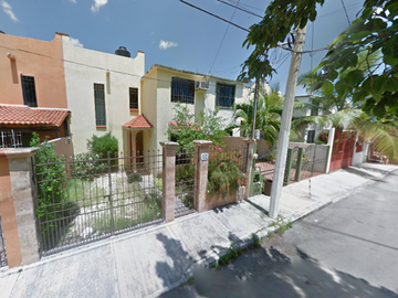 Casa en Venta en Calle Plaza Del Carmen, Col. Ángeles, Quintana Roo