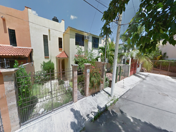 Casa en Venta en Calle Plaza Del Carmen, Col. Ángeles, Quintana Roo
