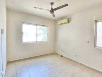 Casa en Venta en Calle Plaza Del Carmen, Col. Ángeles, Quintana Roo
