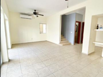 Casa en Venta en Calle Plaza Del Carmen, Col. Ángeles, Quintana Roo
