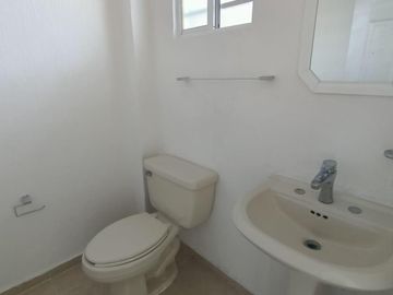 Casa en Venta en Calle Chivari, Frac. Villa Marino Supermanzana, Quintana Roo