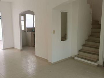 Casa en Venta en Calle Chivari, Frac. Villa Marino Supermanzana, Quintana Roo