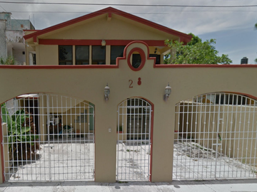 Casa en Venta en Calle Liebre, Col. Supermanzana Centro, Quintana Roo.