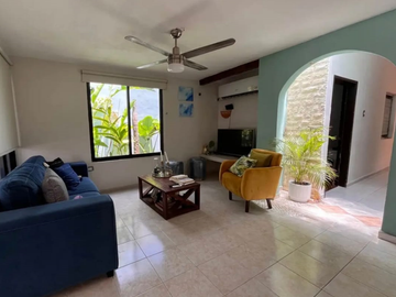 Casa en Venta en Calle Liebre, Col. Supermanzana Centro, Quintana Roo.