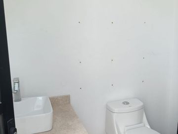 CASA EN VENTA CON MUCHA LUZ Y GRANDES ESPACIOS.