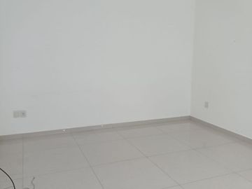 CASA EN VENTA CON MUCHA LUZ Y GRANDES ESPACIOS.