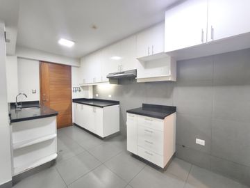 Venta de amplio departamento en San Borja – Cerca al Pentagonito