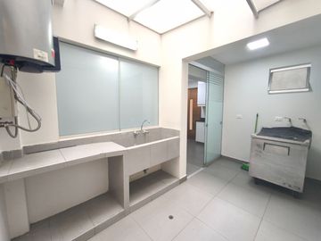 Venta de amplio departamento en San Borja – Cerca al Pentagonito