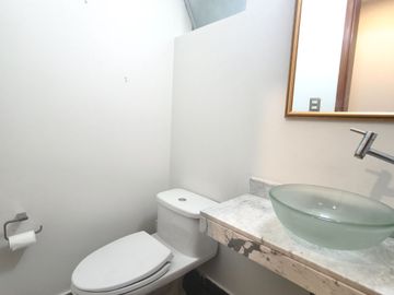Venta de amplio departamento en San Borja – Cerca al Pentagonito