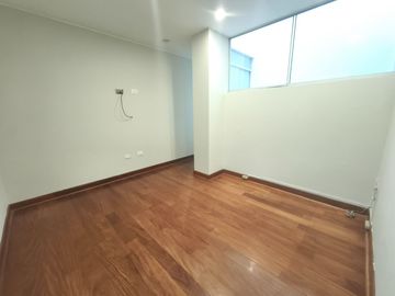 Venta de amplio departamento en San Borja – Cerca al Pentagonito