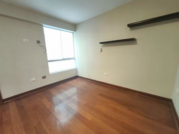 Venta de amplio departamento en San Borja – Cerca al Pentagonito