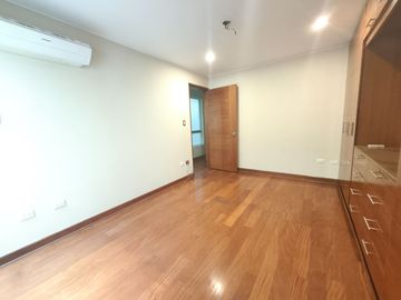 Venta de amplio departamento en San Borja – Cerca al Pentagonito