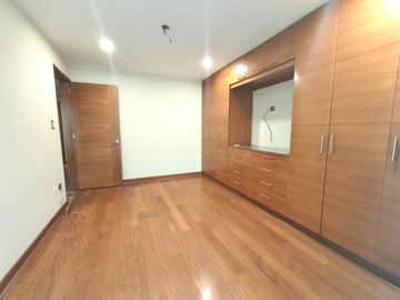 Venta de amplio departamento en San Borja – Cerca al Pentagonito