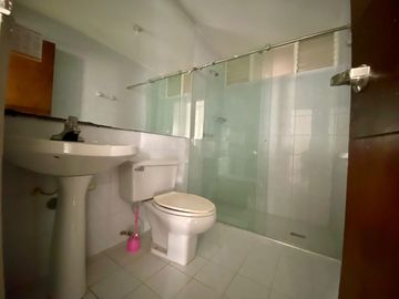 SE VENDE CASA NORTE, PERMITE CONSTRUCCIÓN DE EDIFICIO