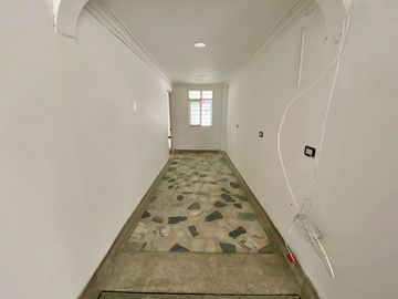 SE VENDE CASA NORTE, PERMITE CONSTRUCCIÓN DE EDIFICIO
